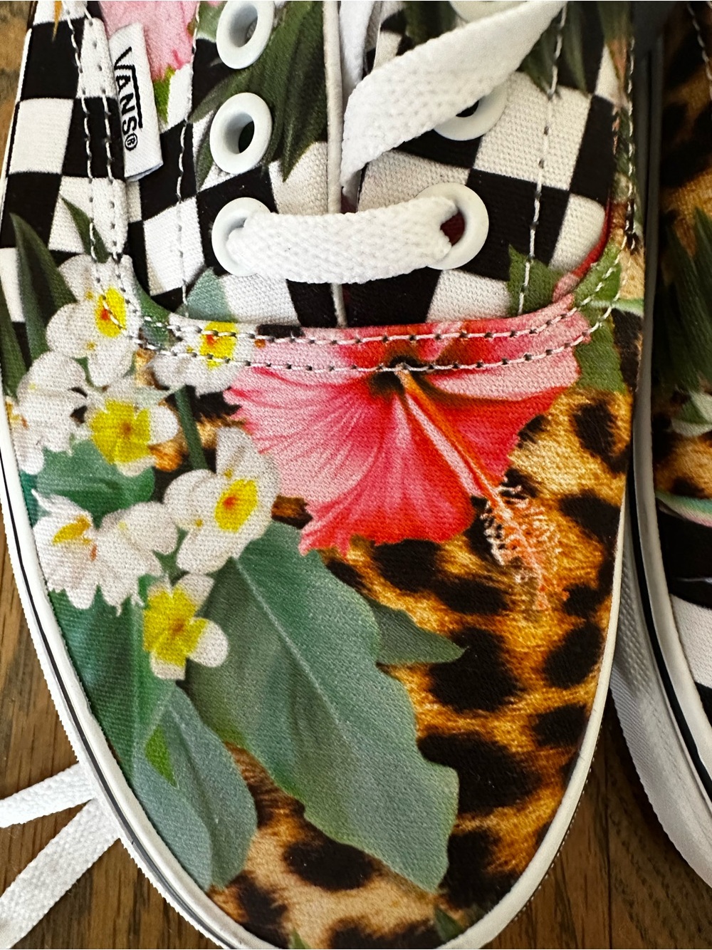 ⭐️ BRAND NEW⭐️Vans Hawaiian Floral Checkerboard Low Top lace Sneakers - Picture 2 of 5